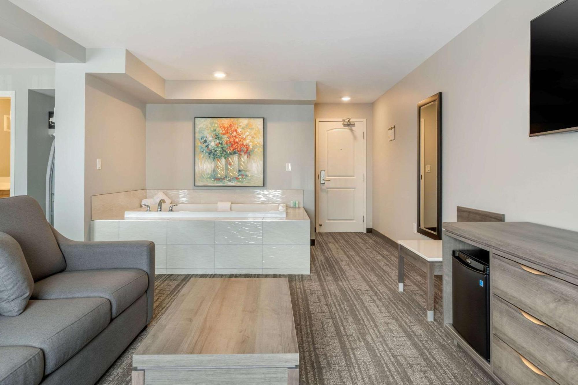 Quality Inn & Suites Amsterdam Fredericton Dış mekan fotoğraf